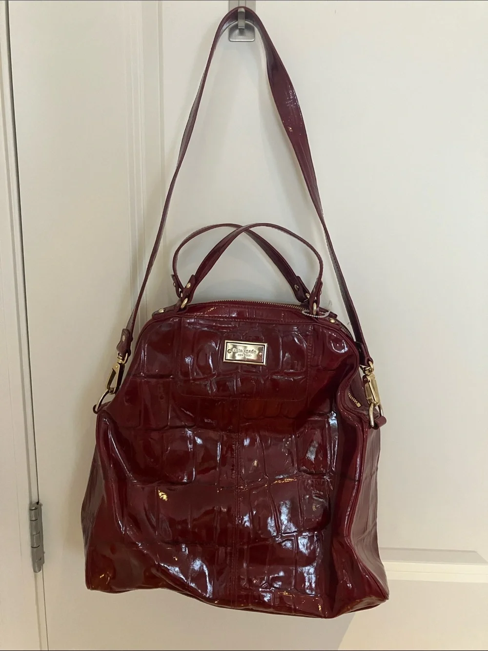 kate spade burgundy wine red patent leather embossed lg shoulder hand bag rare